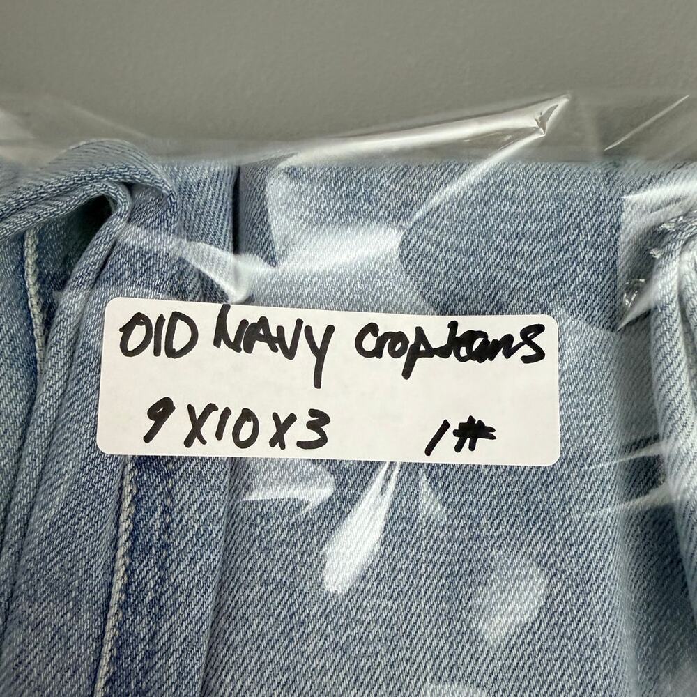 Old Navy Crop Flare Jeans Sz 4 Light Wash Distressed Raw Hem NWT - Picture 11 of 11